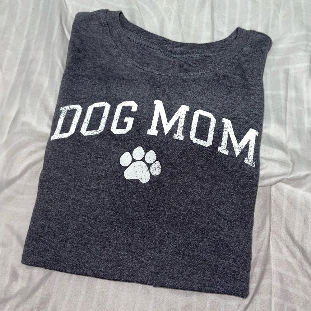 Modern Lux Charcoal Dog Mom Tee- NWOT